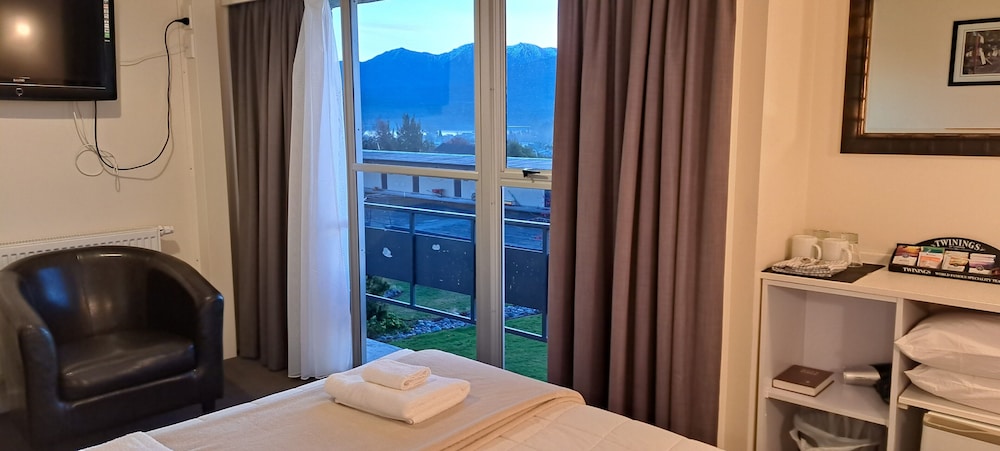 Fiordland Hotel Motel 26/54