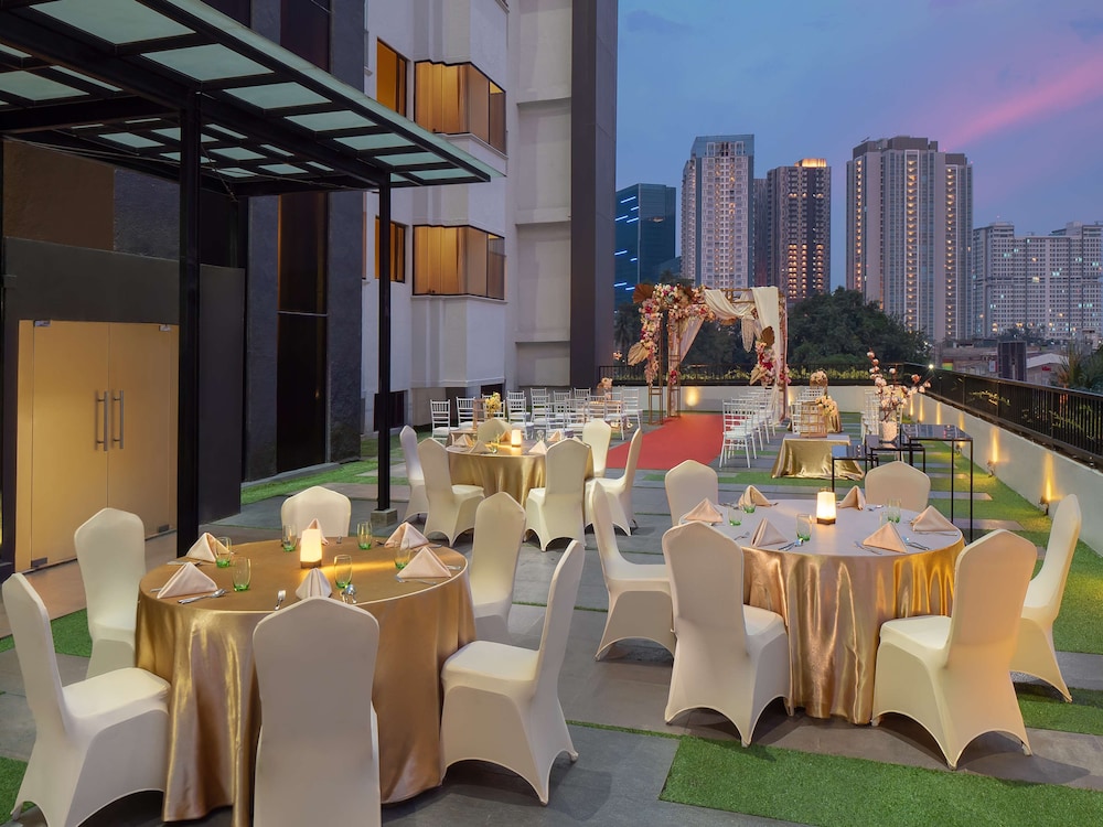AIHO Hotel Medan 52/57