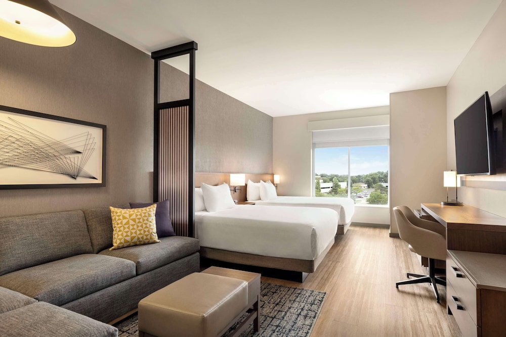 ROOM, 2 QUEEN BEDS, SOFA, ACCESSIBLE