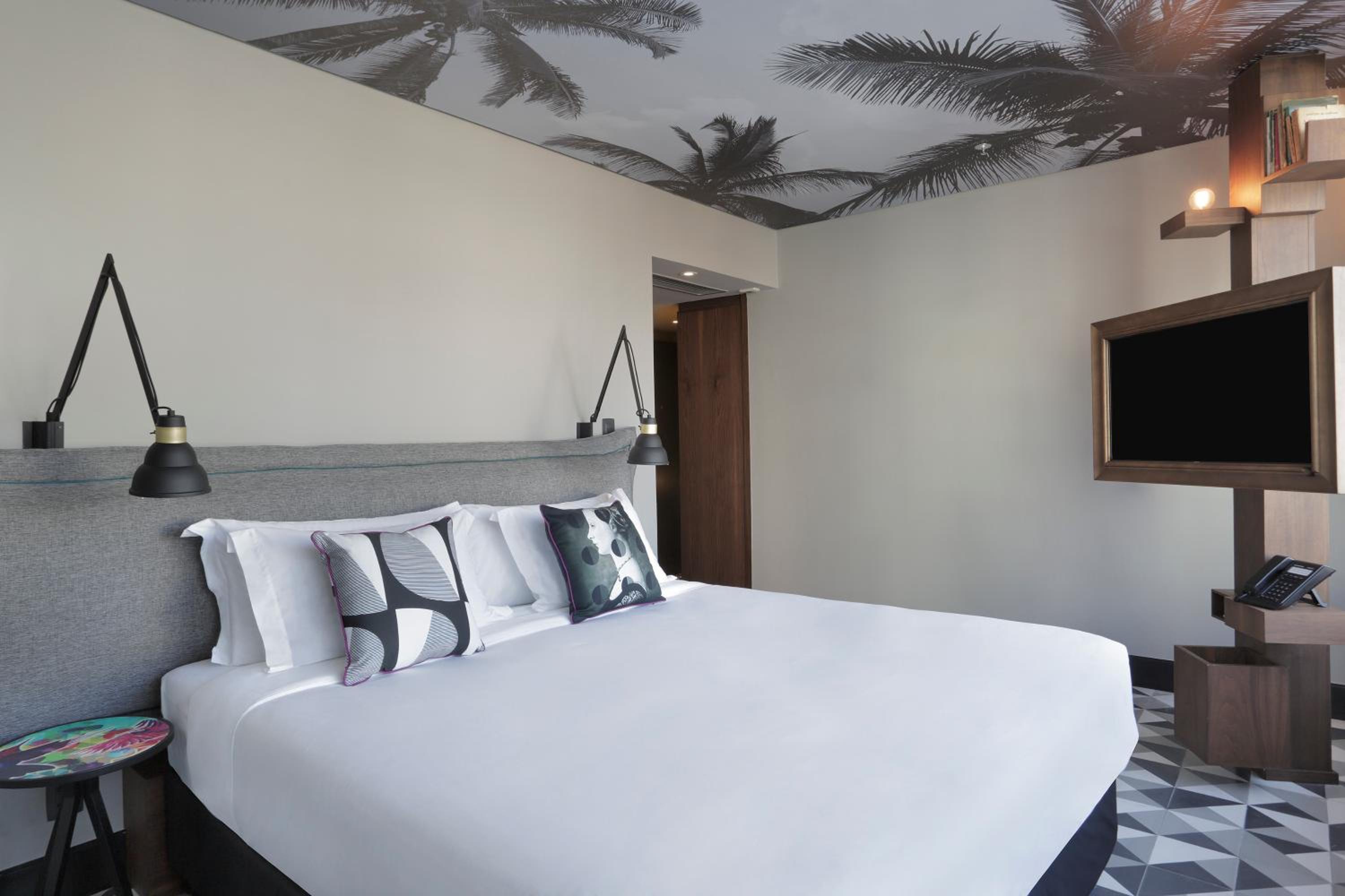 Superior, King Bed