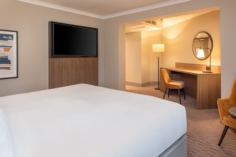 DOUBLETREE BY HILTON SOUTHAMPTON 25/93