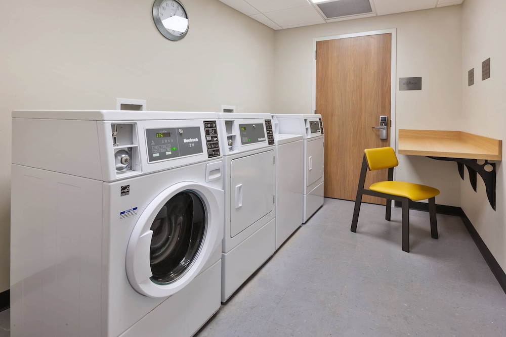 Fairfield Inn and Suites by Marriott Knoxville Airport Alcoa 22/39