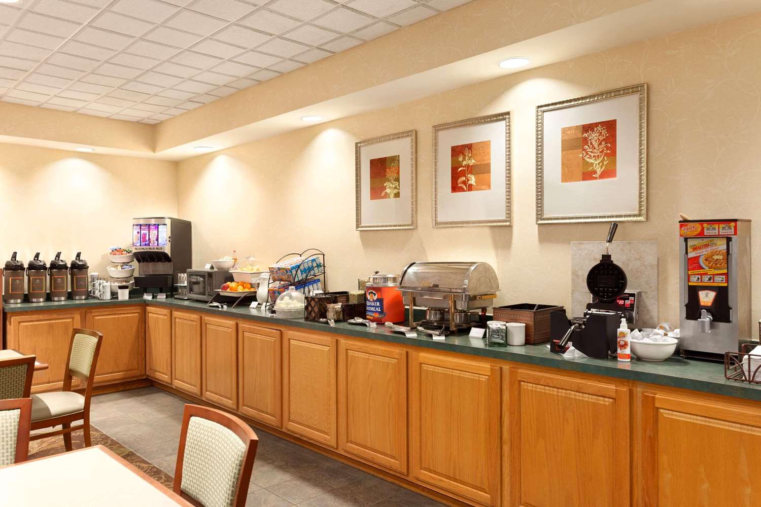 Country Inn & Suites by Radisson, Bel Air/Aberdeen, MD 4/7