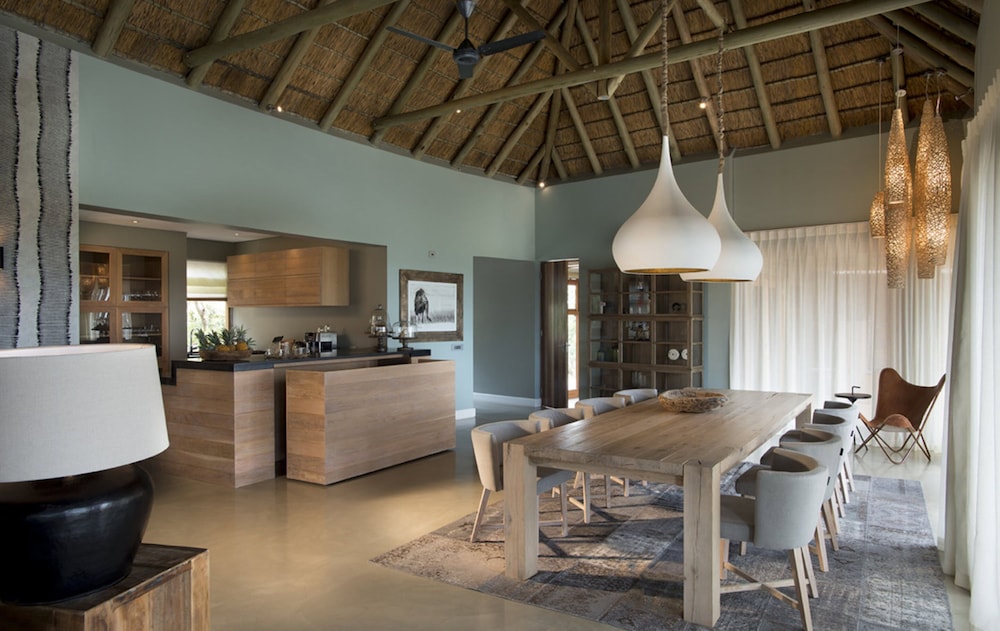 Mhondoro Game Lodge 6/50