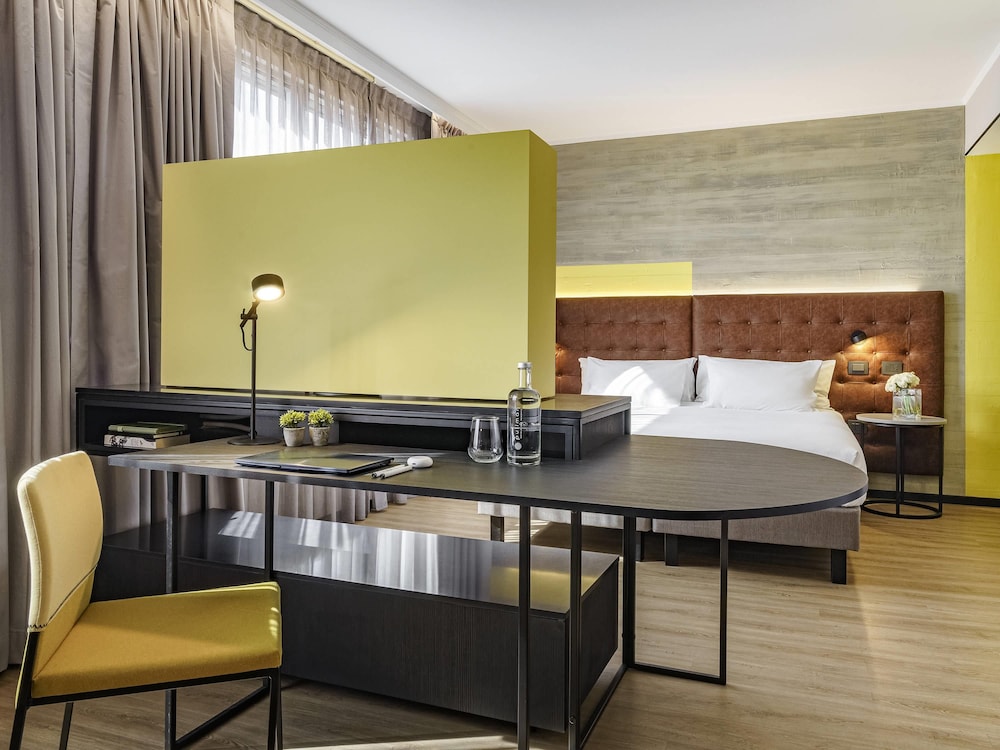 Pullman Santiago El Bosque 13/49