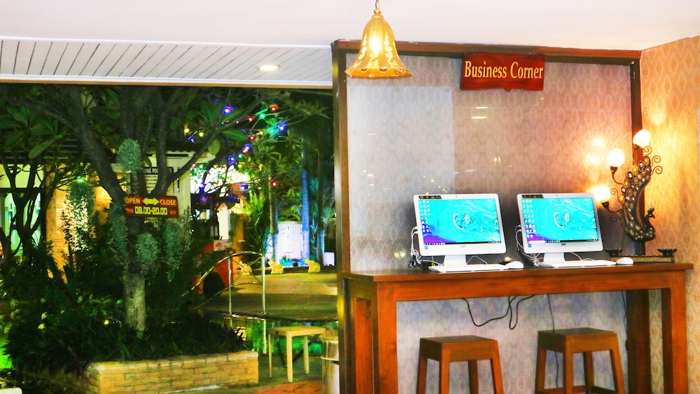 Aiyaree Place Hotel 12/75