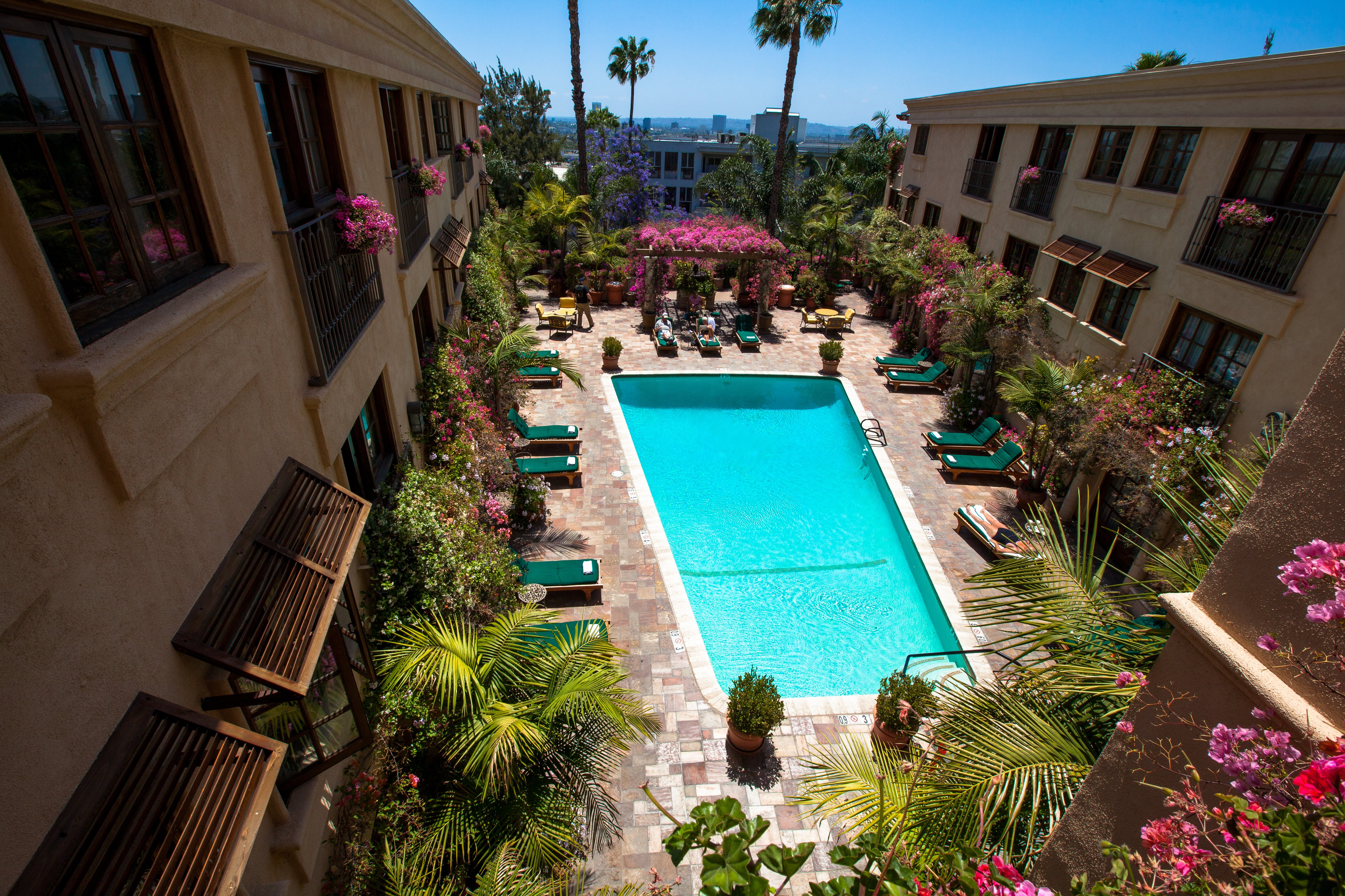 Best Western Plus Sunset Plaza Hotel 79/83