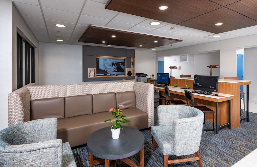 Holiday Inn Express Newport North - Middletown 37/49