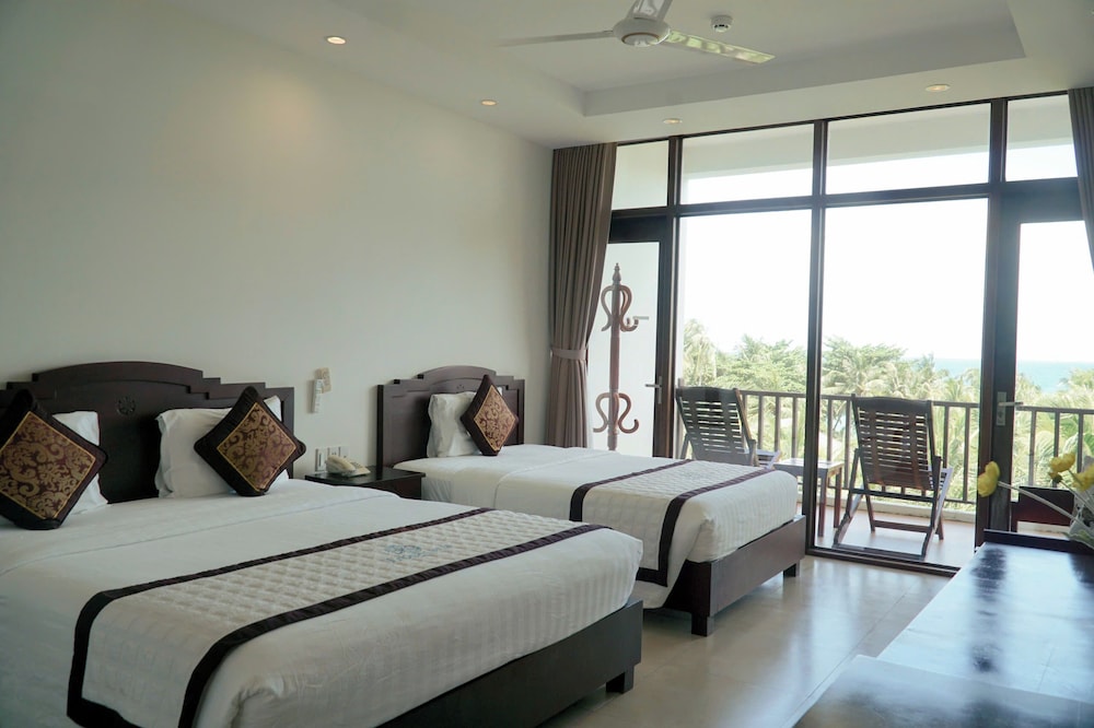 Tropicana Resort 35/74
