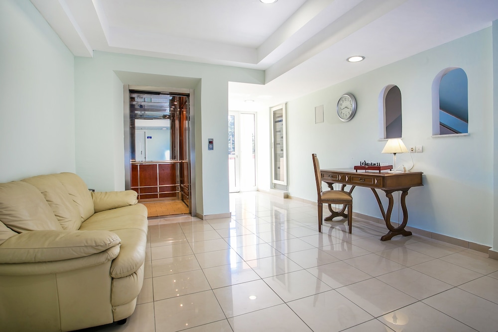 Mon Repos Hotel 34/50