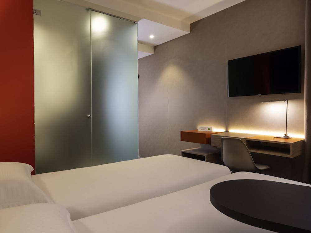 ibis Styles Bourg La Reine 16/50
