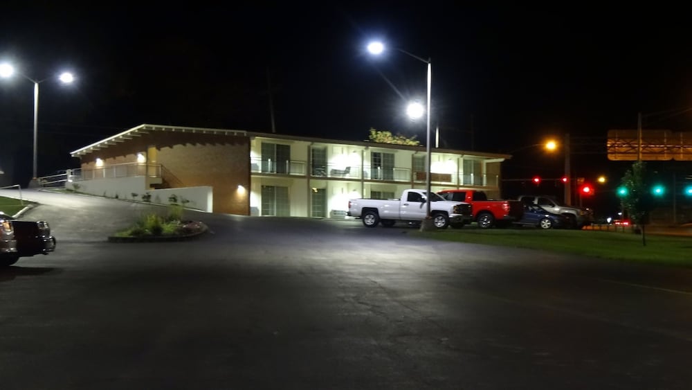 Red Carpet Inn North Syracuse 36/38