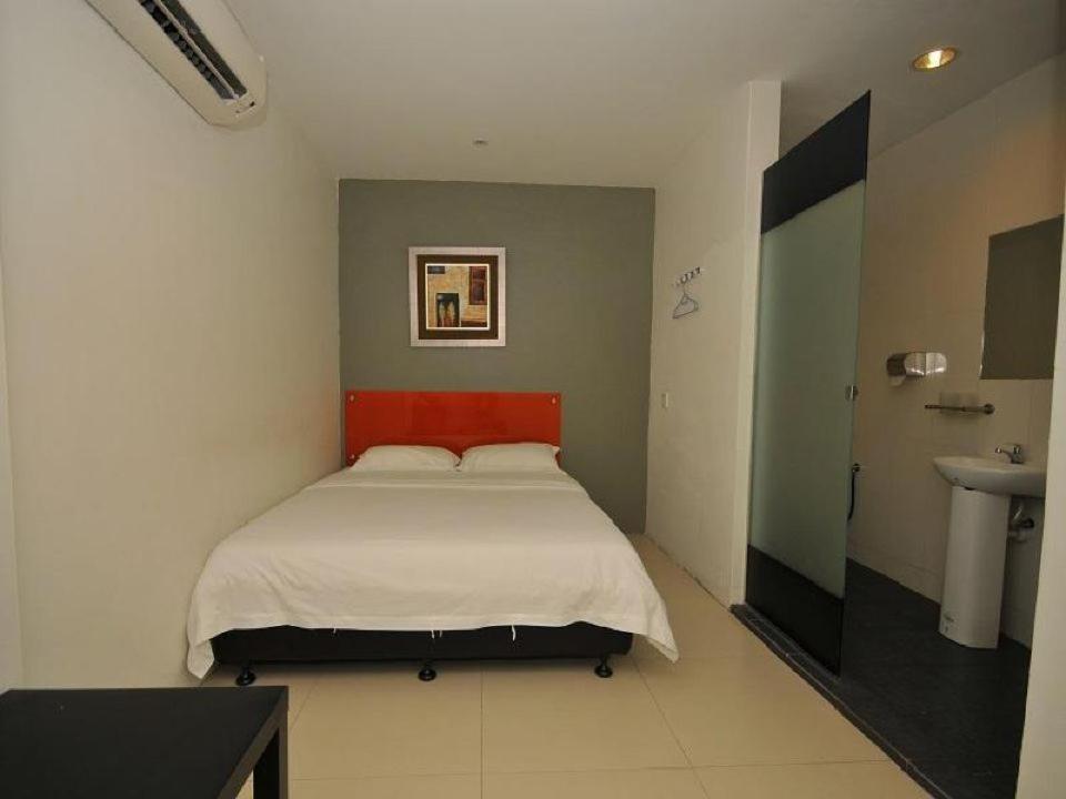 Standard, King Bed