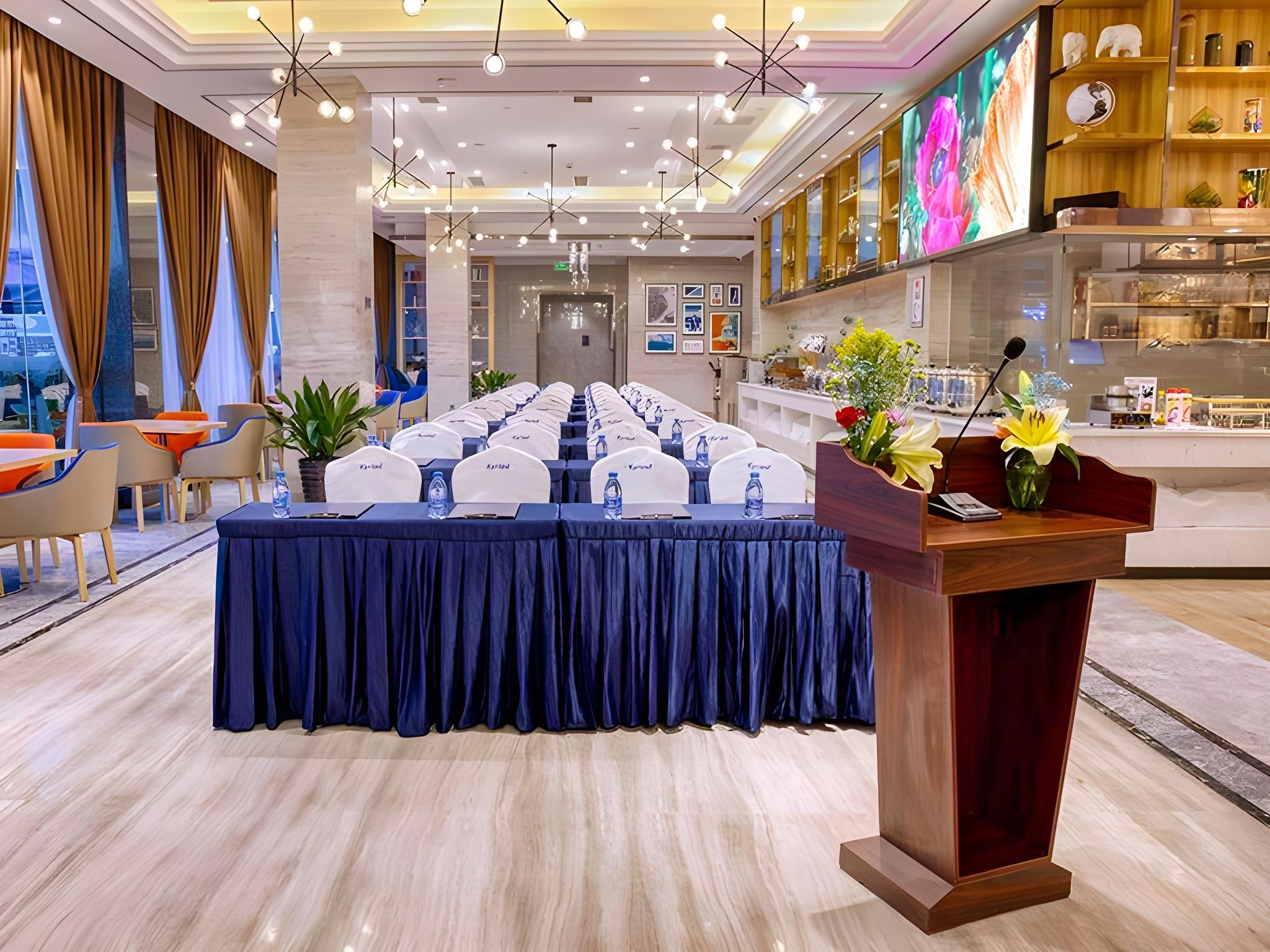 Kyriad Marvelous Hotel Guangzhou Baiyun International Airport 12/38