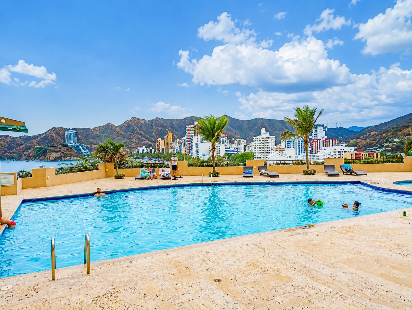 Apartamentos Rodadero Vista al Mar 43/58