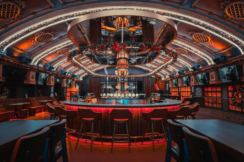 Camden Deluxe Hotel 41/56