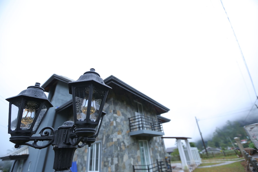 Cottage 42 2/71