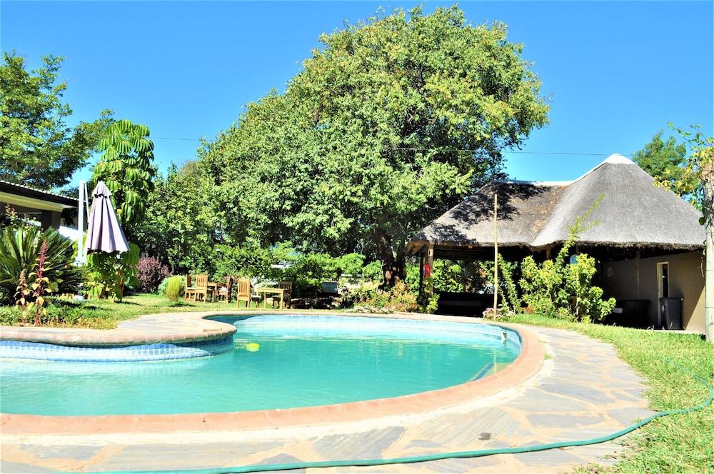 Natwange Backpackers 30/36