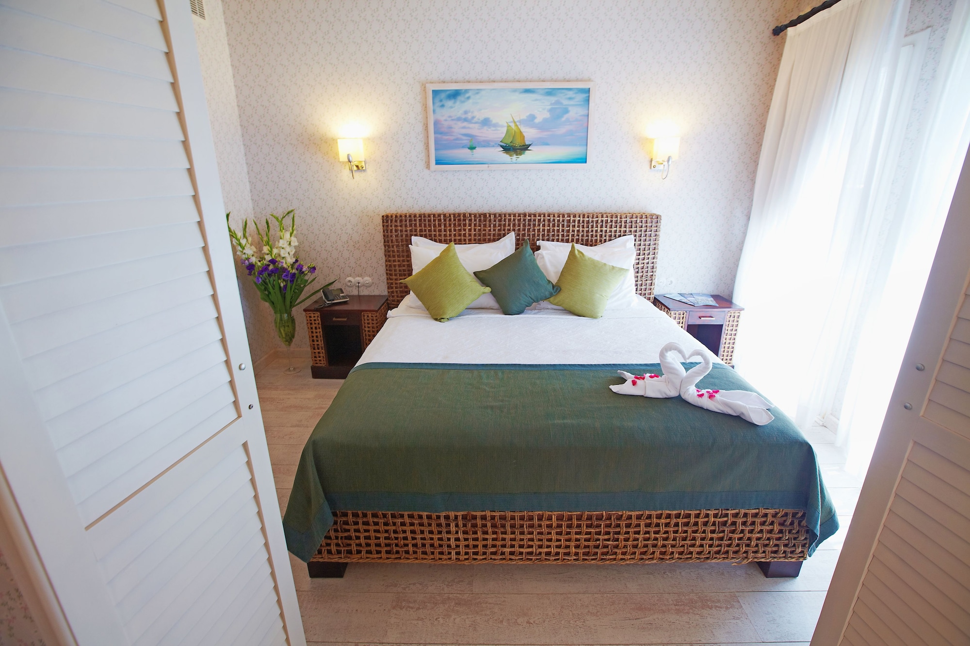 EXECUTIVE, DOUBLE BED