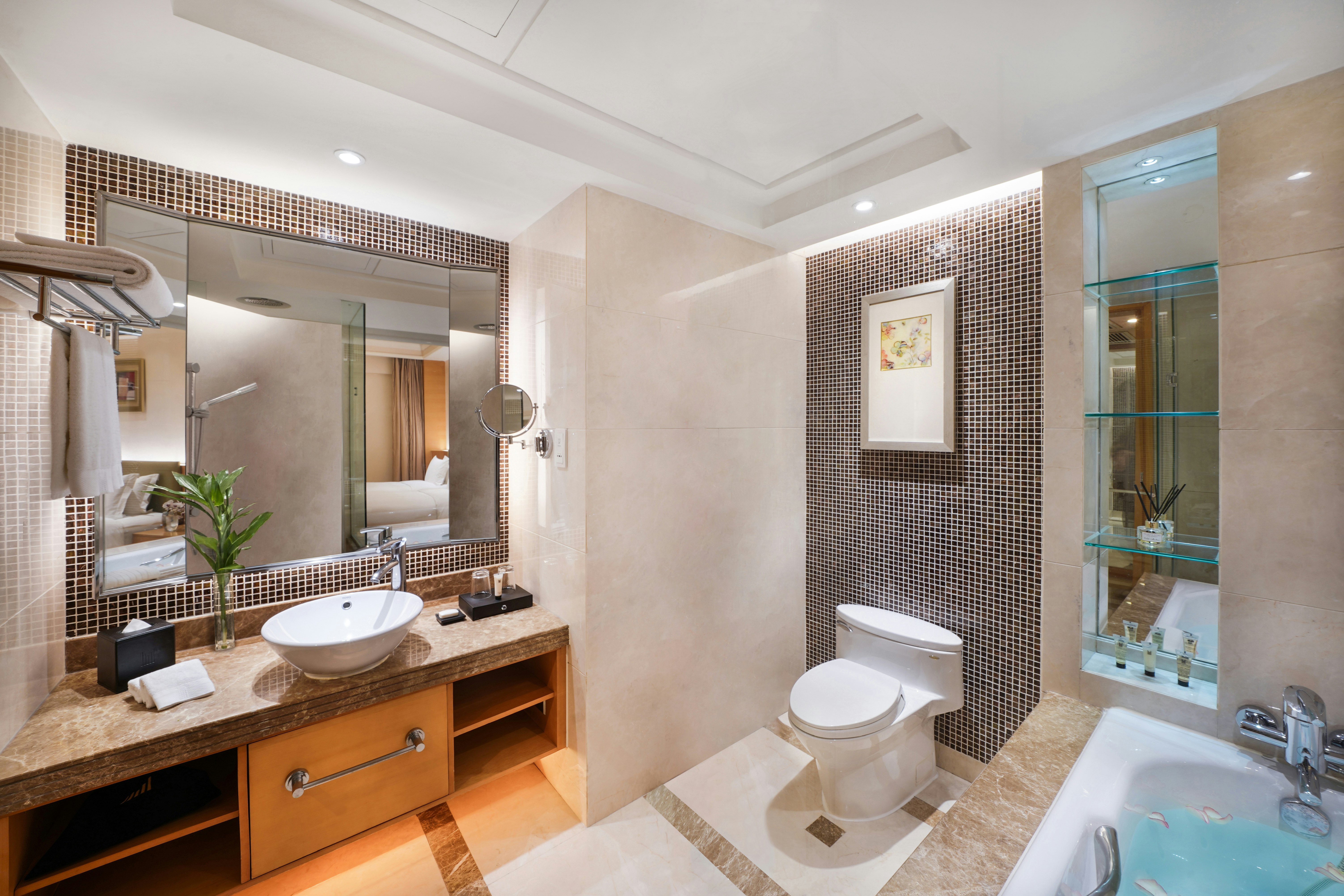 Millennium Hotel Chengdu 74/76