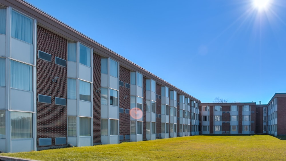 Ramada By Wyndham Trenton 1/23