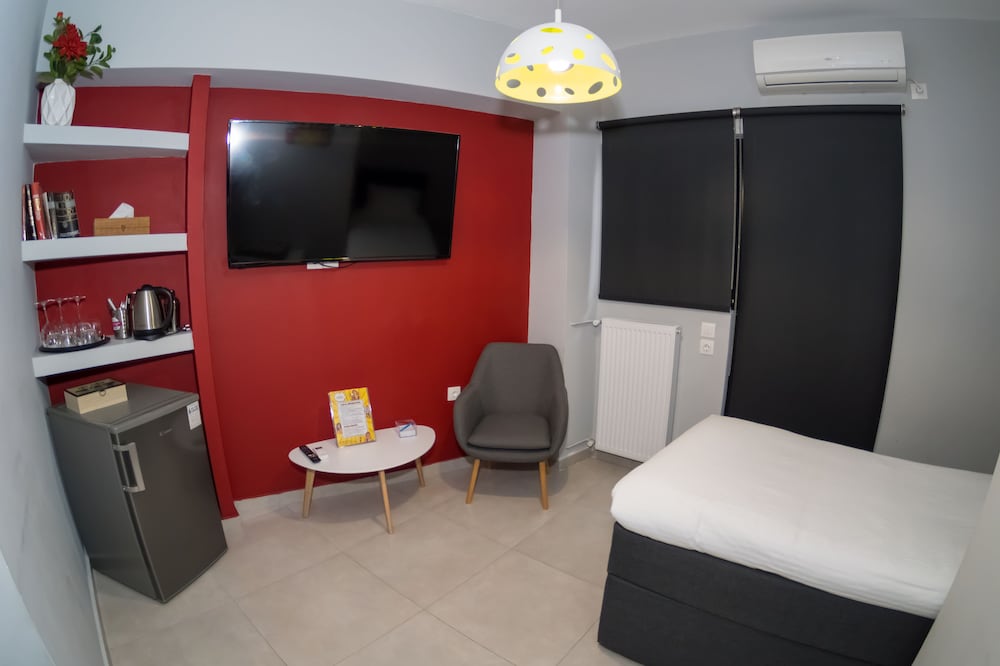 Connect Studios & Apartments 27/47