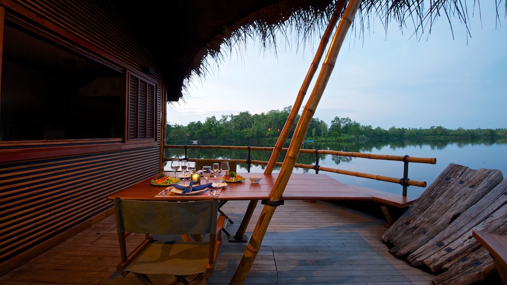 Yathra Houseboat By Jetwing 12/27