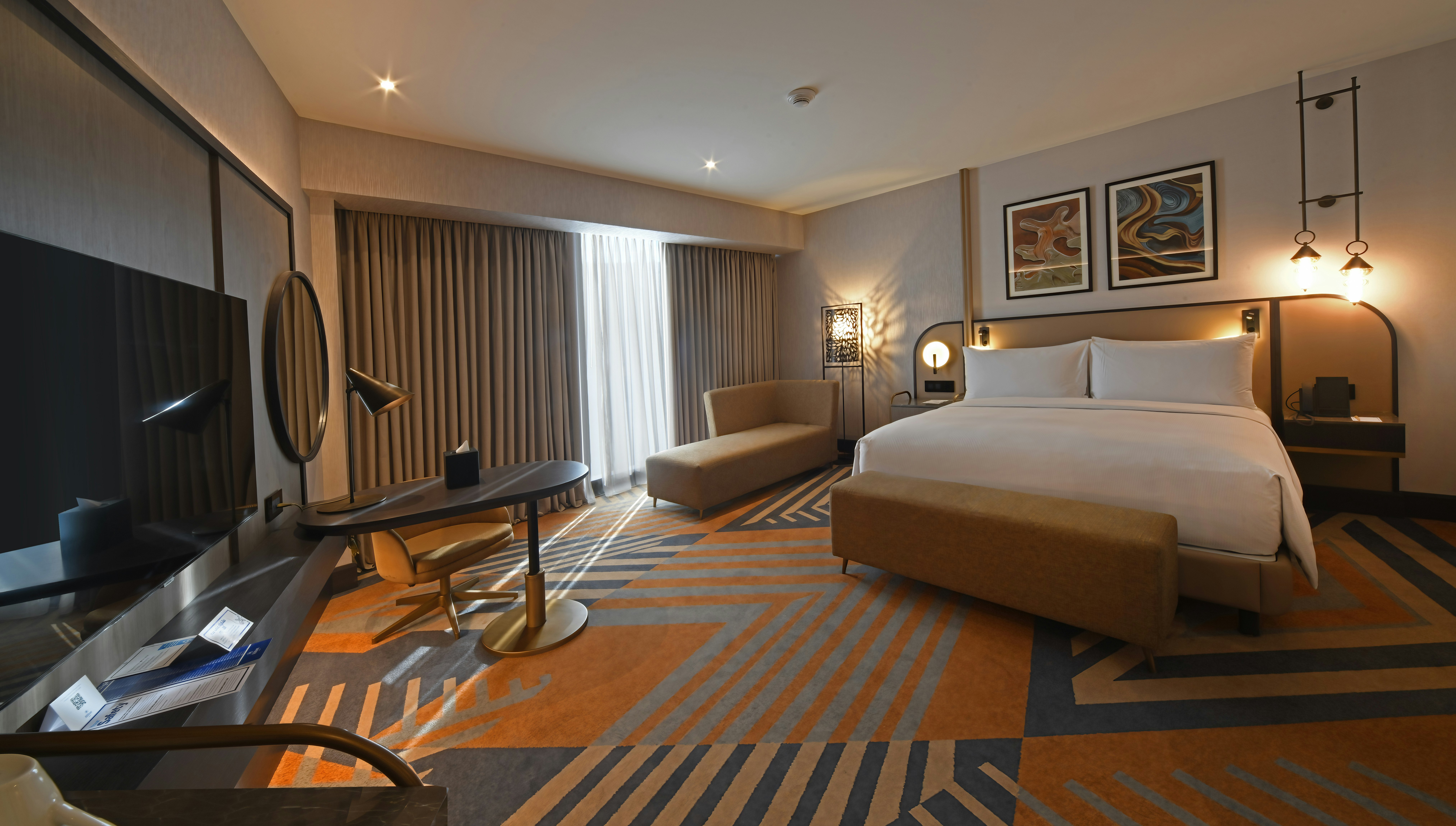 PREMIUM, KING BED