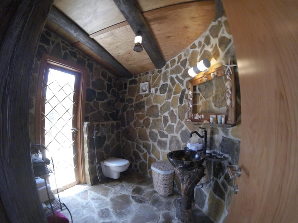 SOULY LODGE 48/50