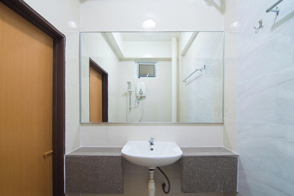OYO 528 Andaman Sea Hotel 41/41