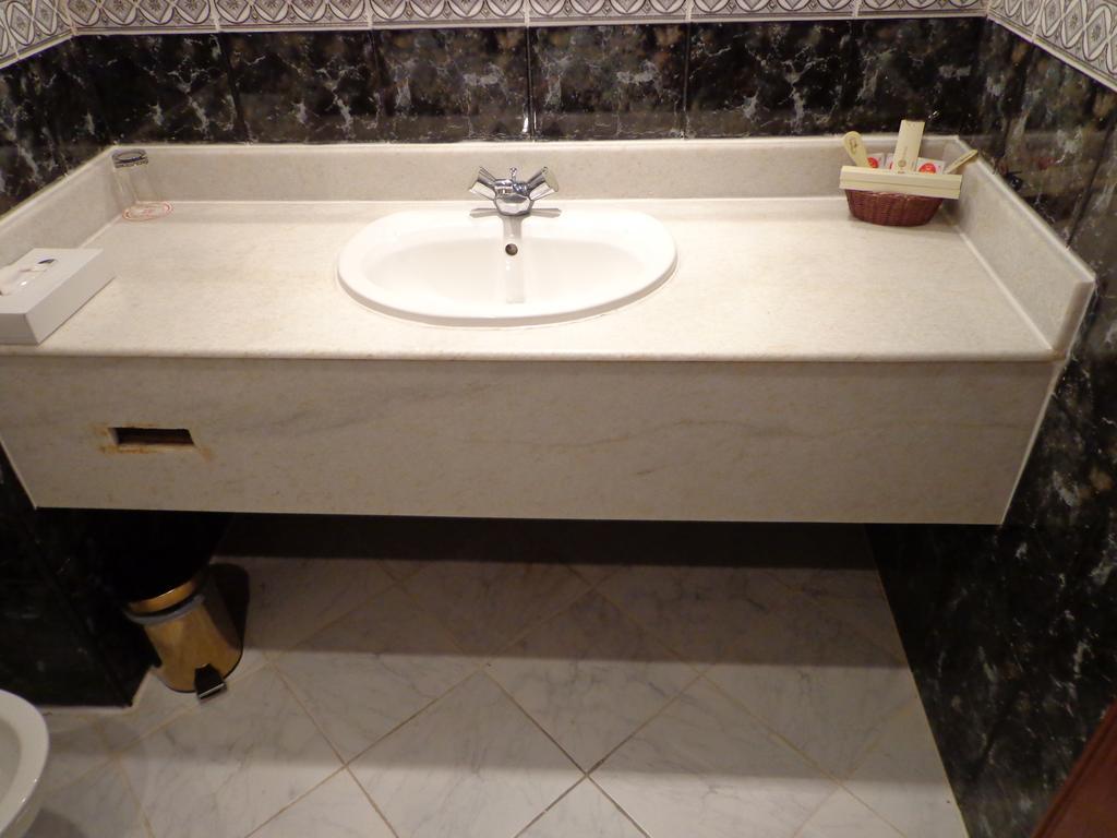 Bahrain Carlton Hotel 19/20