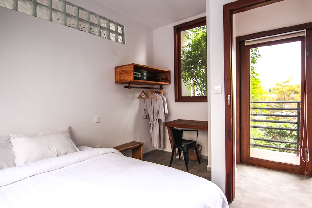 Sarina Hotel & Villa 27/78