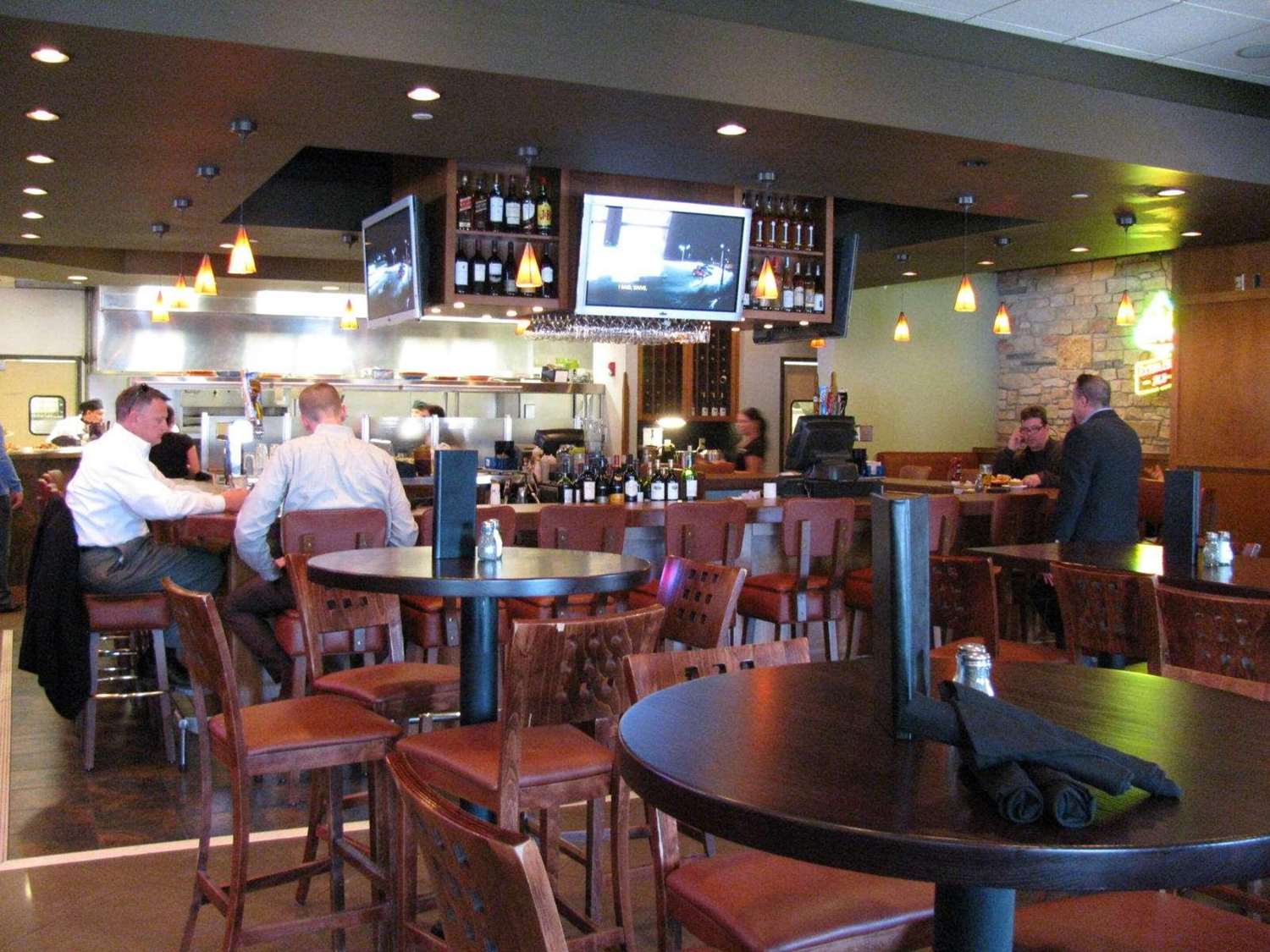 Country Inn and Suites By Radisson Minneapolis West, MN 19/22