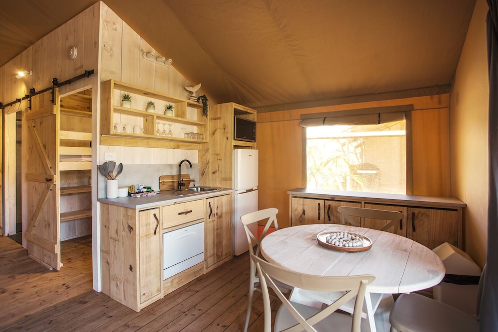 Ingenia Holidays One Mile Beach 38/50