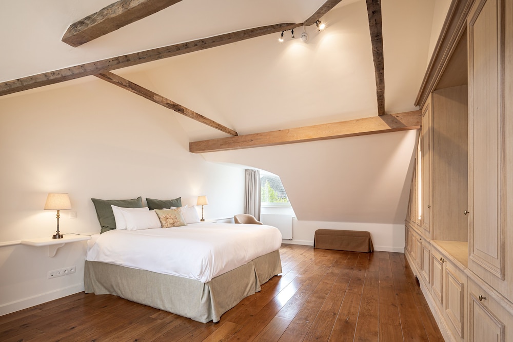 BELFRY, SUITE