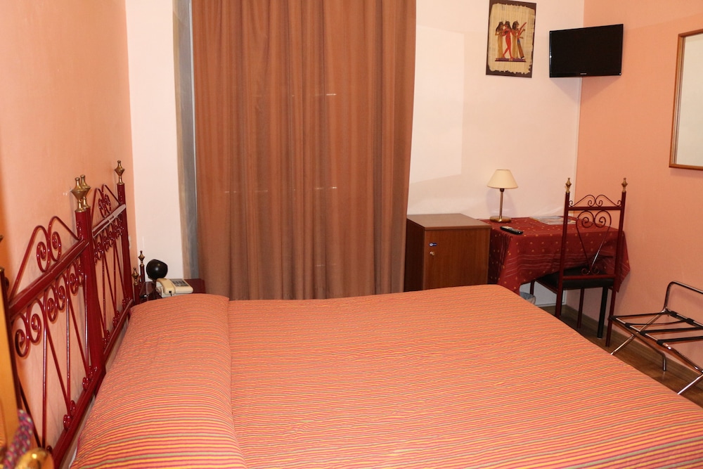 Hotel Italia 25/51