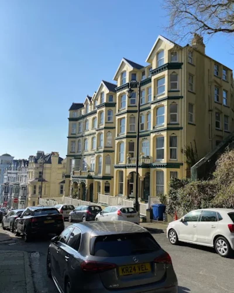 Welbeck Hotel and Restaurant 37/48