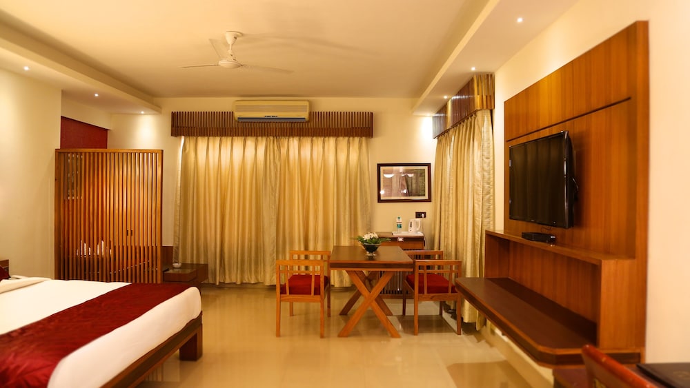 Inderlok Hotel 9/15