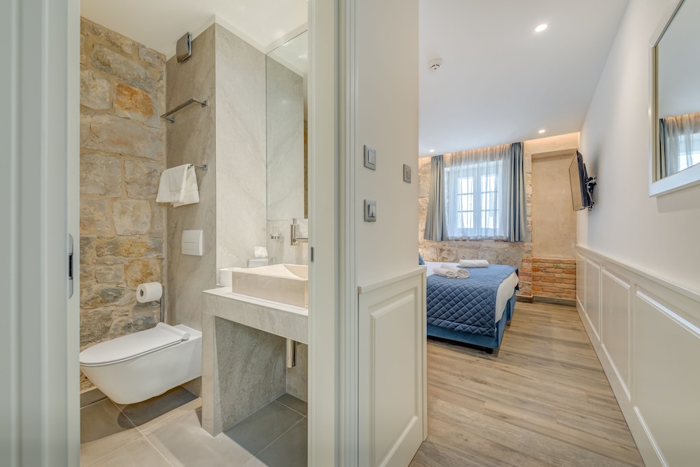 Stonemasons Heritage 38/44