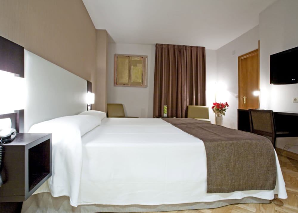 Hostal Carlos Iii 11/43