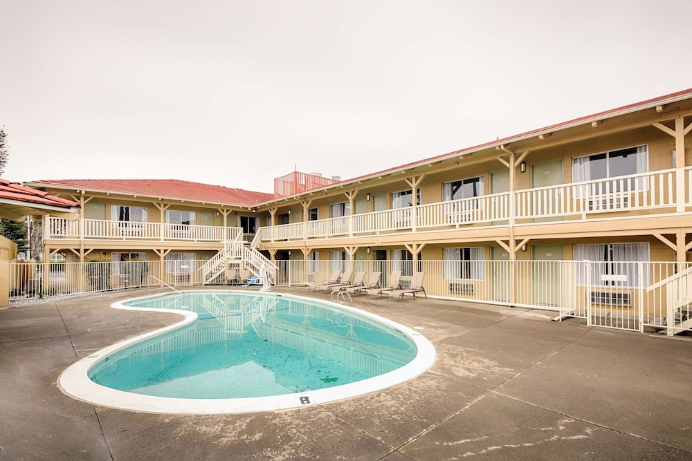 GuestPlace Inn & Suites 2/17
