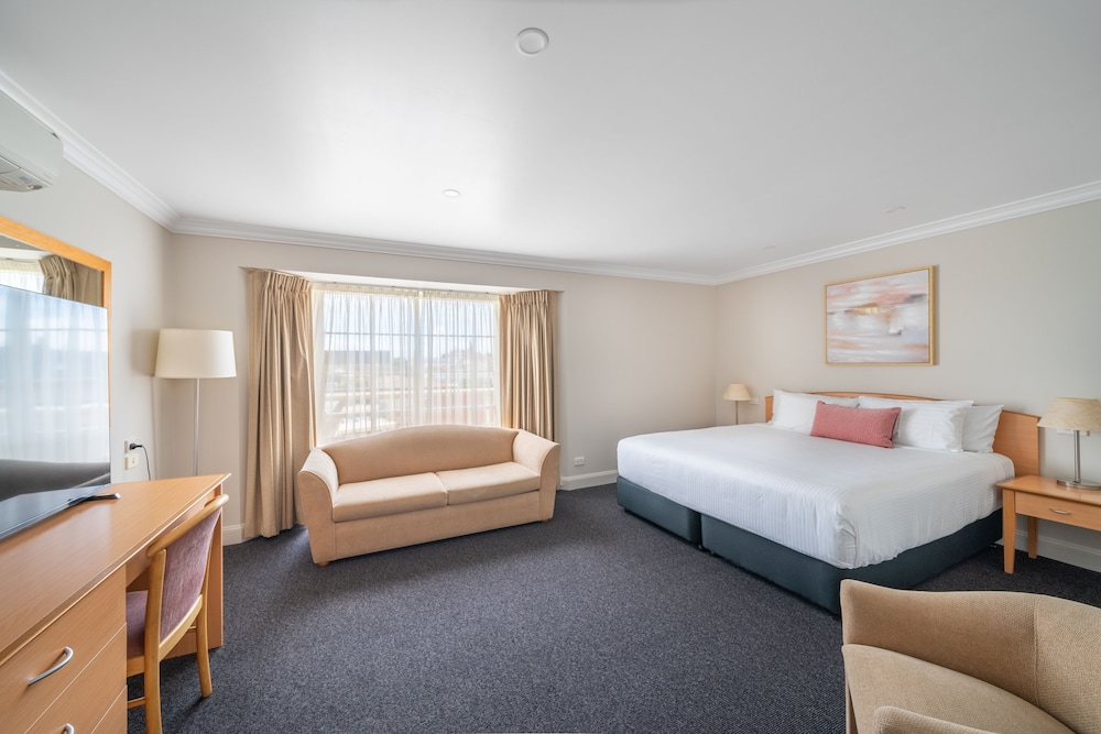 Spa, Suite, King Bed