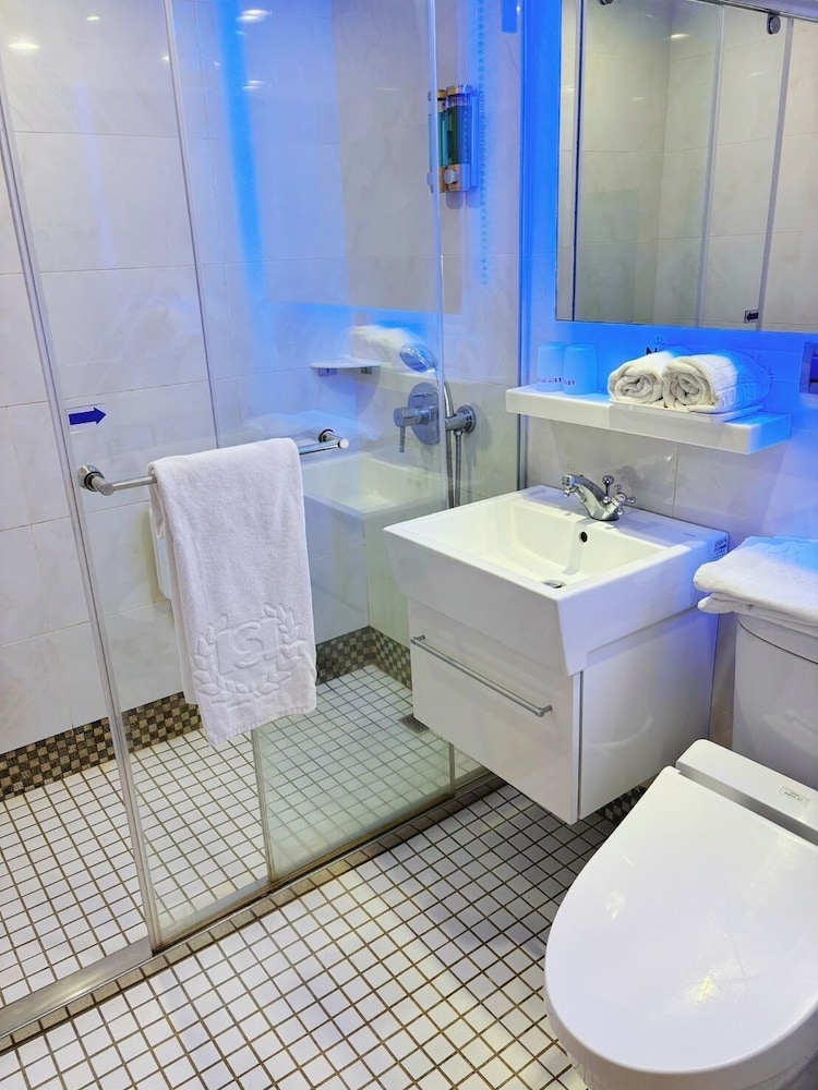 HopeCity Minsheng Hotel 43/44