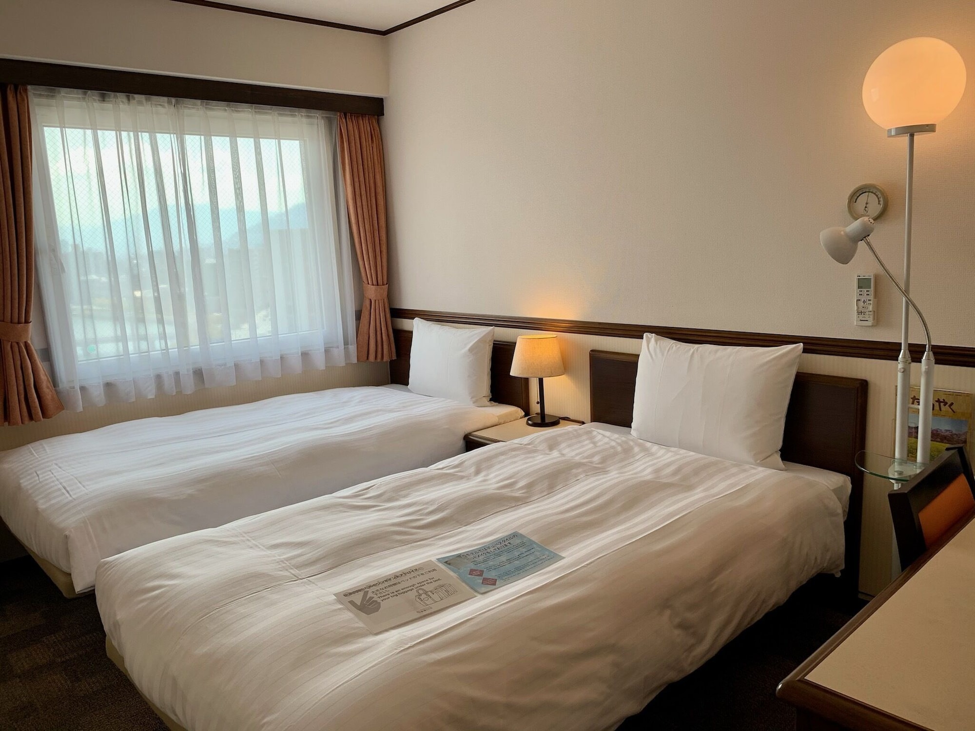 STANDARD, TWIN BEDS