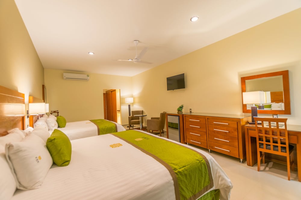 Hotel Ecce Inn 3/32