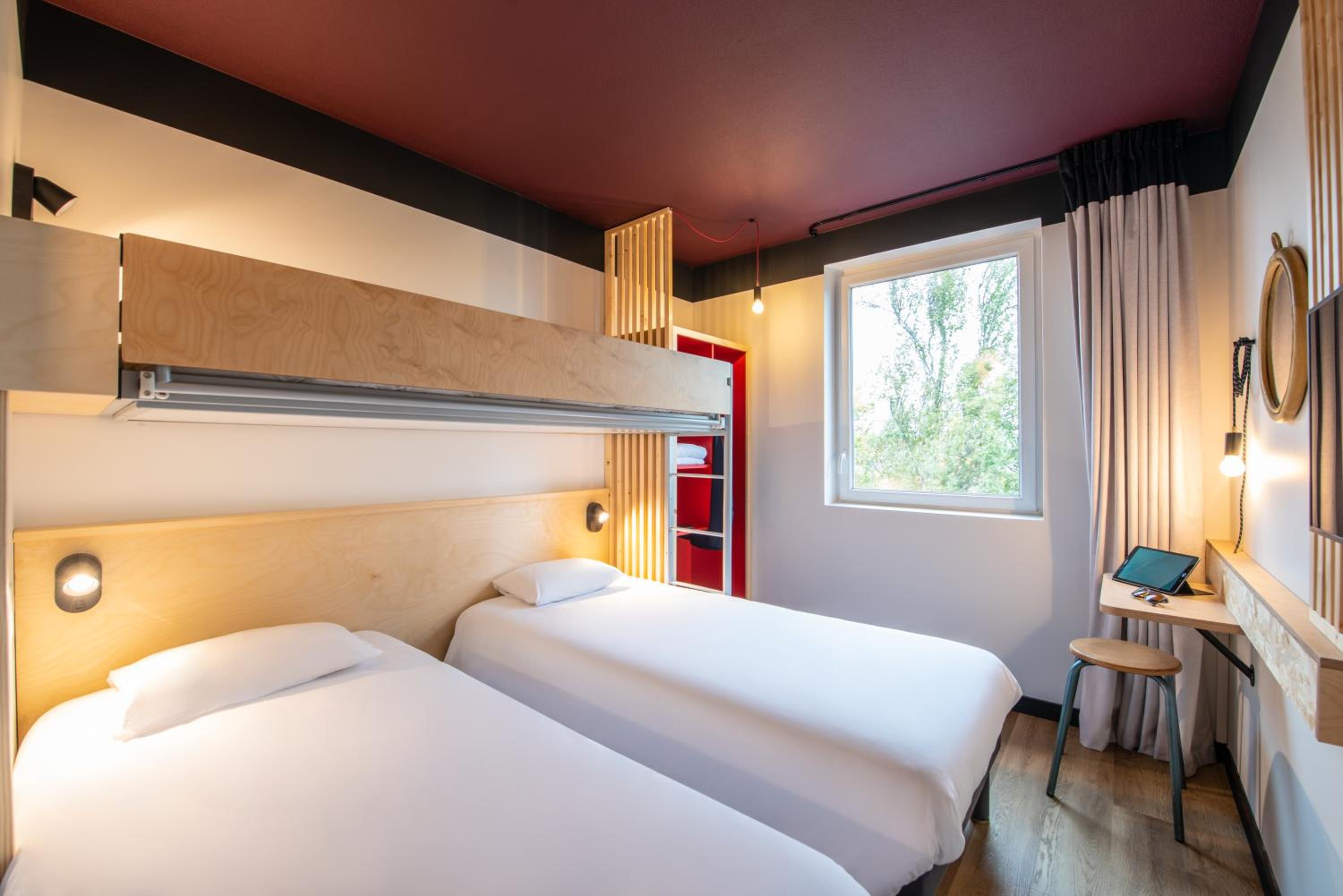 Pop, Twin Beds, Bunk Bed