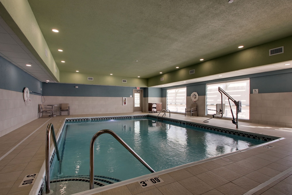 Holiday Inn Express Suites Mount Vernon 30/57