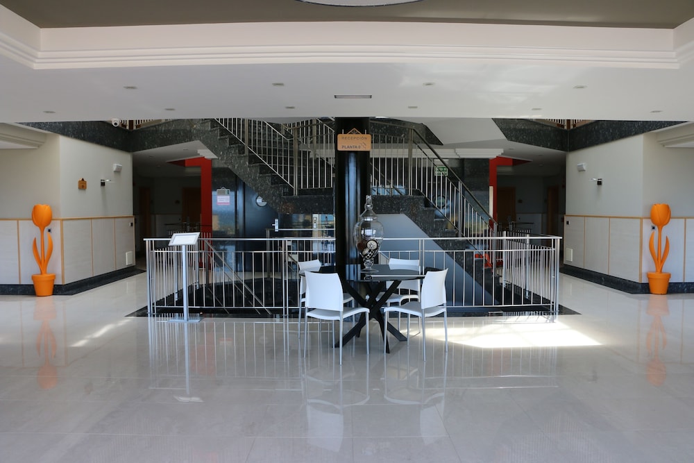 Maritimo Ris Hotel and Apartments 59/73