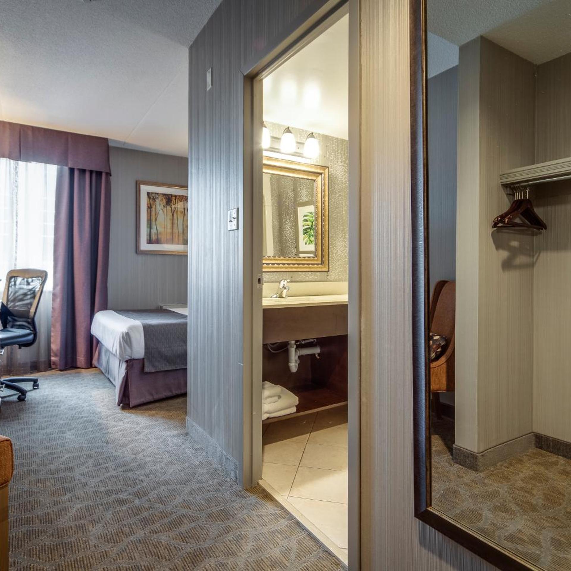 Suite, King Bed, Queen Bed, Sofa