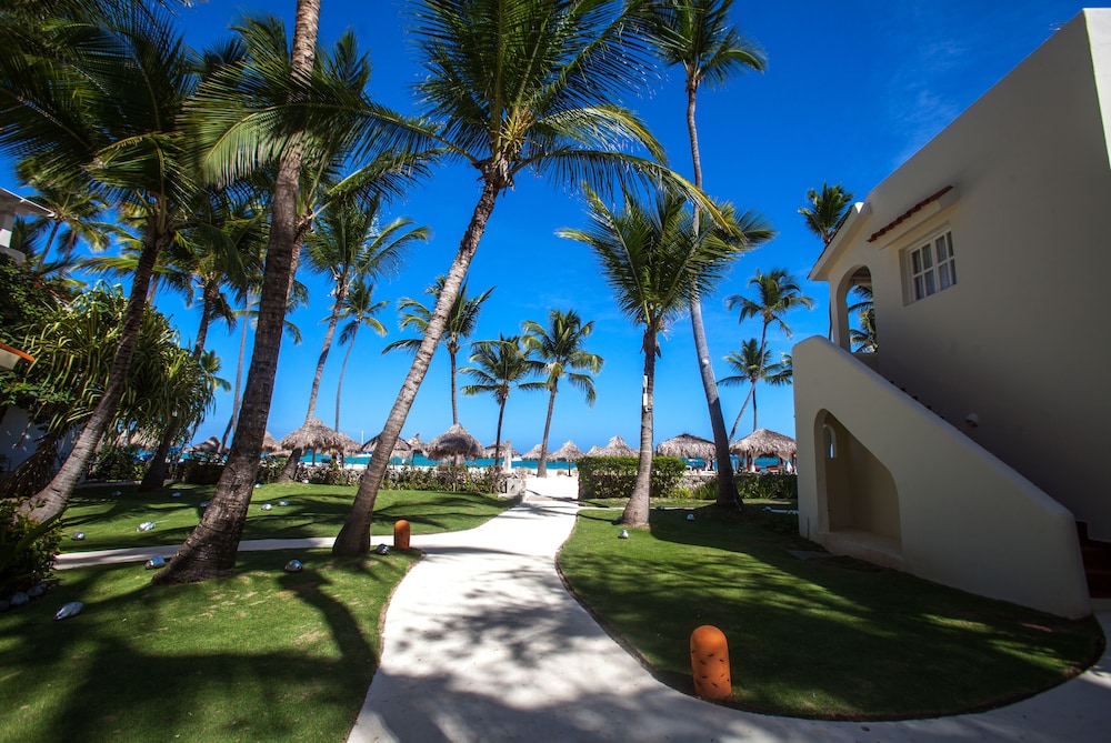 Los Corales Beach Village 7/73